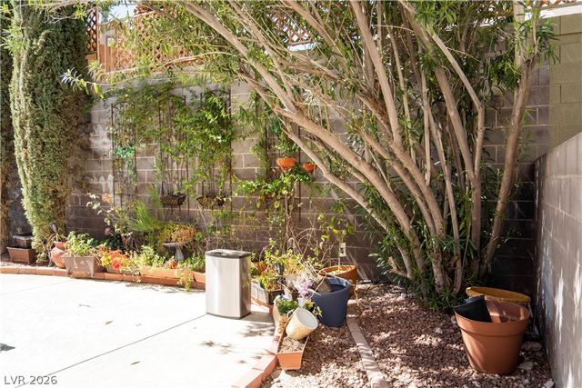 1417 Country Hollow Drive, Las Vegas, NV 89117