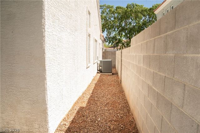 1417 Country Hollow Drive, Las Vegas, NV 89117