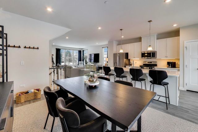 187 Canterbury Way 3D, Lake Zurich, IL 60047