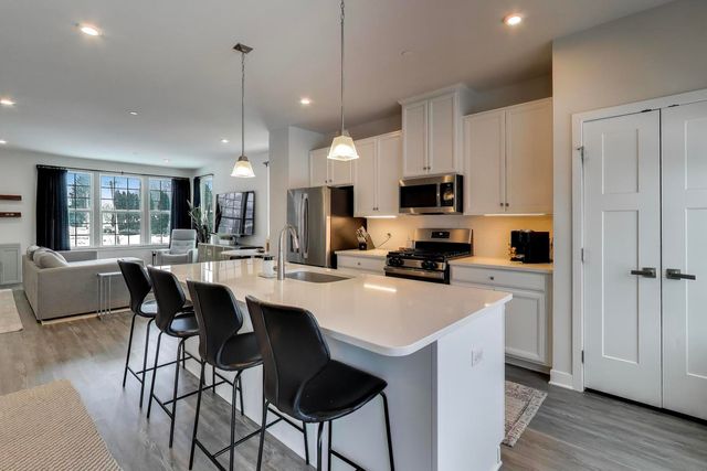 187 Canterbury Way 3D, Lake Zurich, IL 60047