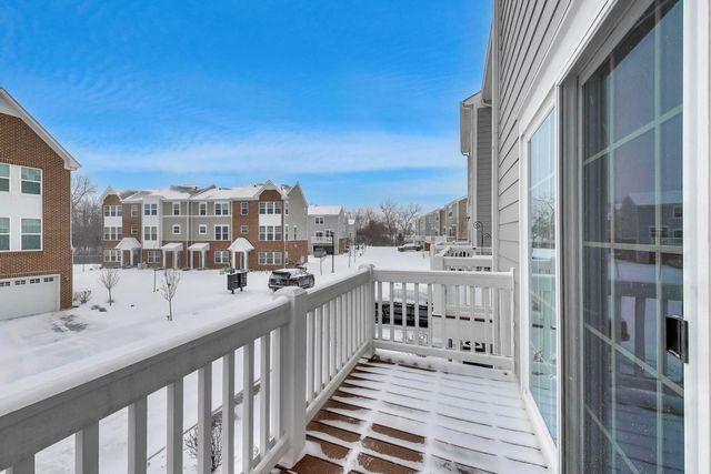 187 Canterbury Way 3D, Lake Zurich, IL 60047