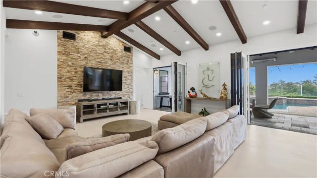 44 Drakes Bay Drive, Corona Del Mar, CA 92625