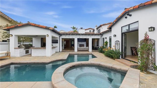 44 Drakes Bay Drive, Corona Del Mar, CA 92625