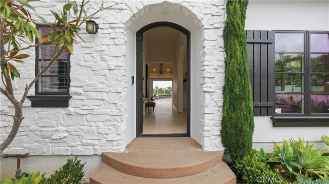 44 Drakes Bay Drive, Corona Del Mar, CA 92625