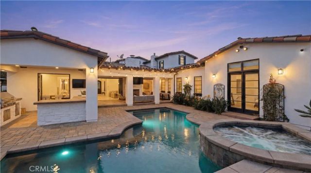 44 Drakes Bay Drive, Corona Del Mar, CA 92625