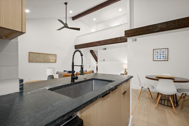 6807 Woodhue DR A, Austin, TX 78745