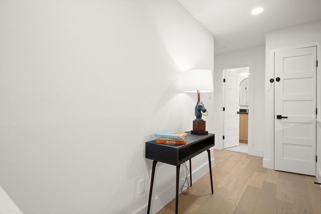 6807 Woodhue DR A, Austin, TX 78745