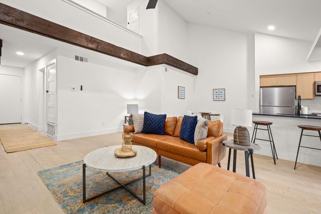 6807 Woodhue DR A, Austin, TX 78745