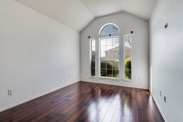 801 Lowe Drive, Cedar Hill, TX 75104