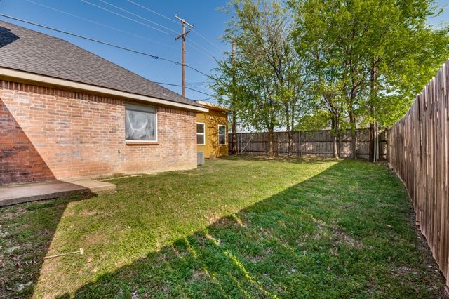 801 Lowe Drive, Cedar Hill, TX 75104