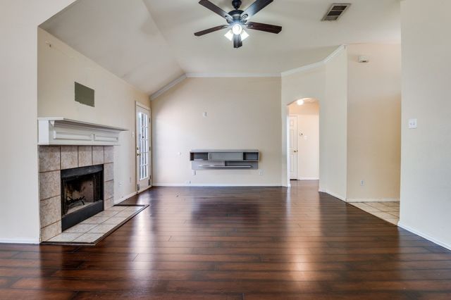 801 Lowe Drive, Cedar Hill, TX 75104