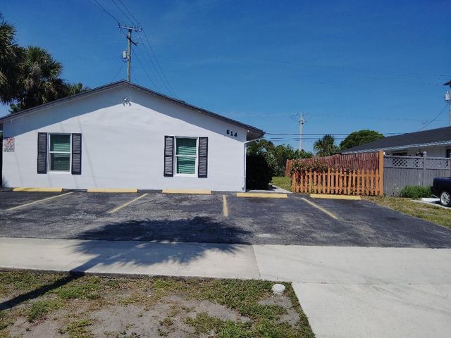 614 Holly Drive 2, Palm Beach Gardens, FL 33410