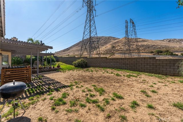 17229 Avenue Del Sol, Fontana, CA 92337