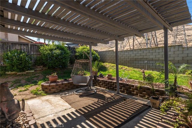 17229 Avenue Del Sol, Fontana, CA 92337