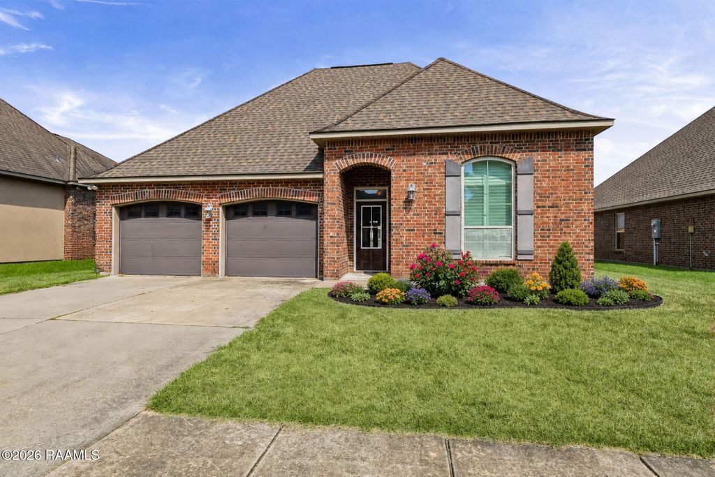 210 Woodhaven Road, Youngsville, LA 70592
