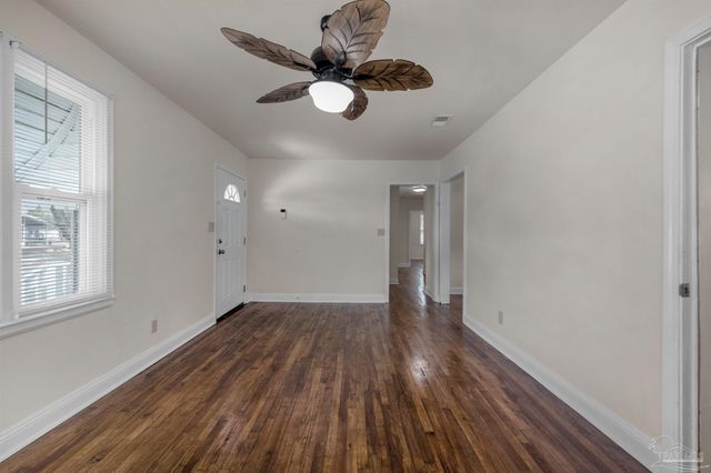 303 SE Gilliland Rd, Pensacola, FL 32507