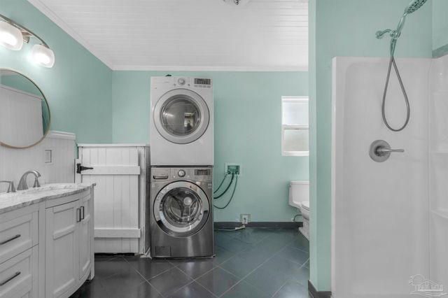 303 SE Gilliland Rd, Pensacola, FL 32507