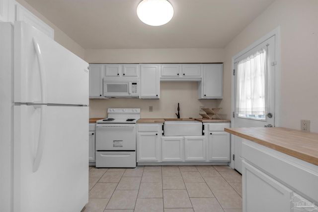 303 SE Gilliland Rd, Pensacola, FL 32507