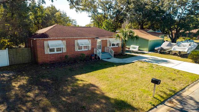 303 SE Gilliland Rd, Pensacola, FL 32507