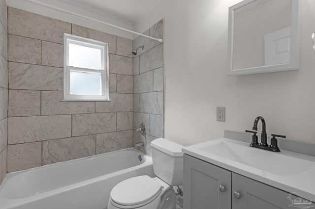 303 SE Gilliland Rd, Pensacola, FL 32507