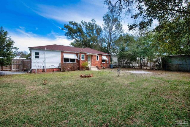 303 SE Gilliland Rd, Pensacola, FL 32507