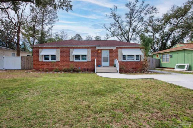 303 SE Gilliland Rd, Pensacola, FL 32507