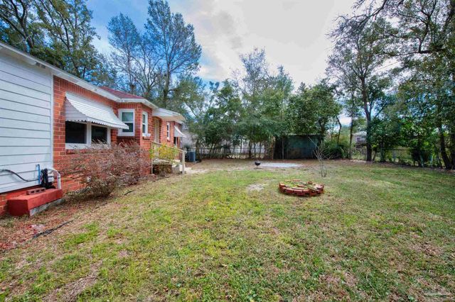 303 SE Gilliland Rd, Pensacola, FL 32507
