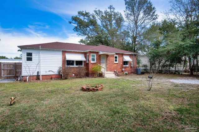 303 SE Gilliland Rd, Pensacola, FL 32507