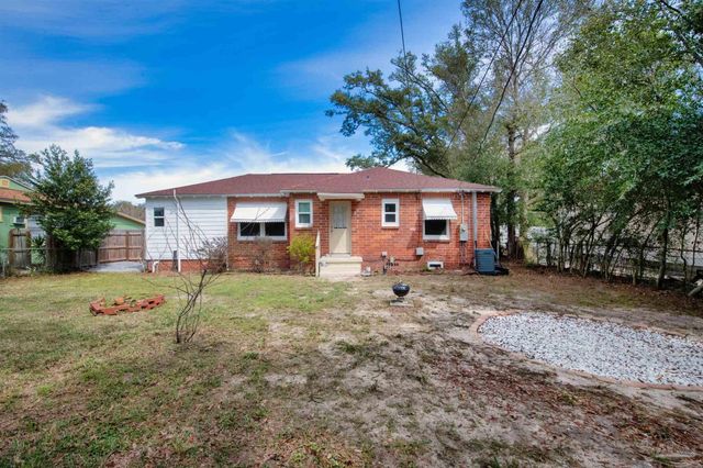 303 SE Gilliland Rd, Pensacola, FL 32507