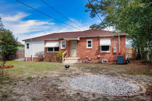 303 SE Gilliland Rd, Pensacola, FL 32507