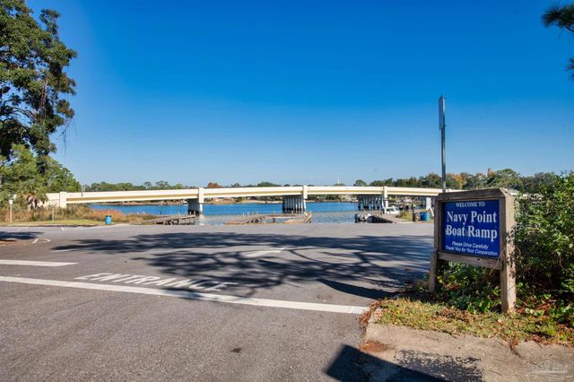 303 SE Gilliland Rd, Pensacola, FL 32507