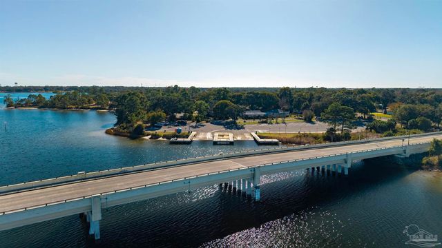 303 SE Gilliland Rd, Pensacola, FL 32507