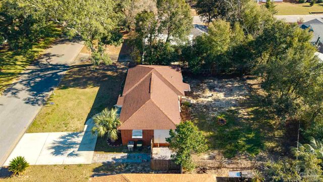 303 SE Gilliland Rd, Pensacola, FL 32507