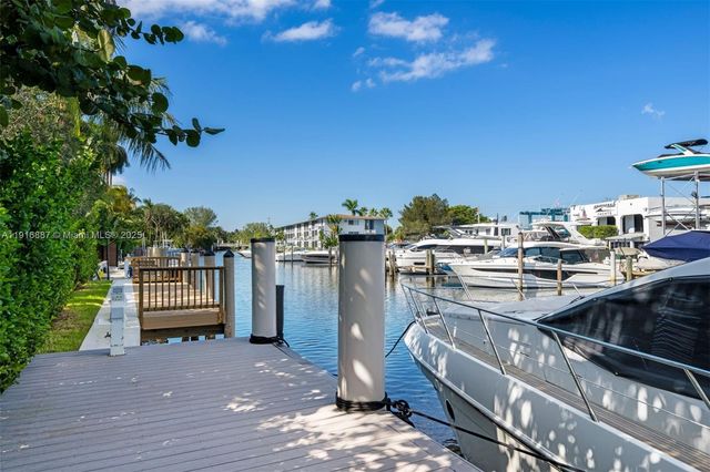 725 NE 77th St, Miami, FL 33138