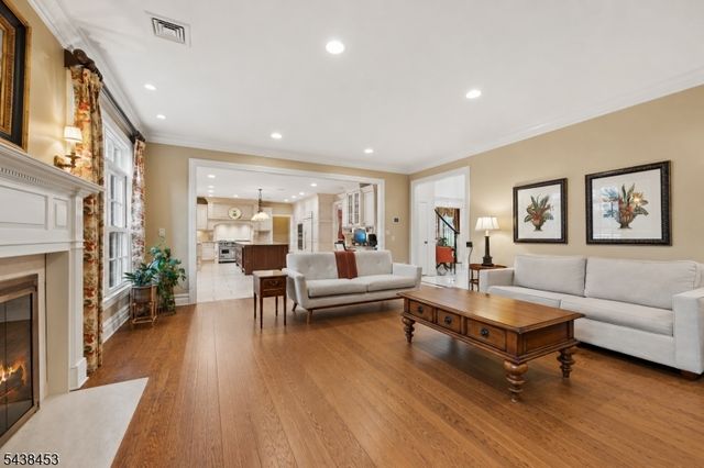 56 WILL LANE, Watchung Boro, NJ 07069