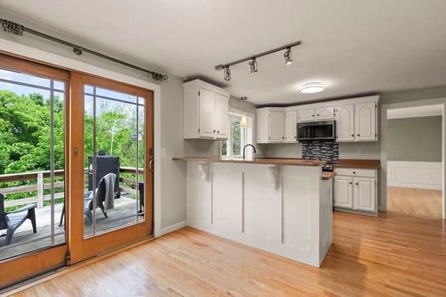 50 Farm Hill Rd, Wrentham, MA 02093