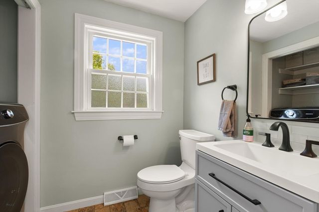 50 Farm Hill Rd, Wrentham, MA 02093