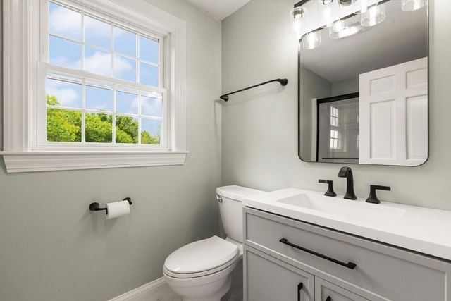 50 Farm Hill Rd, Wrentham, MA 02093