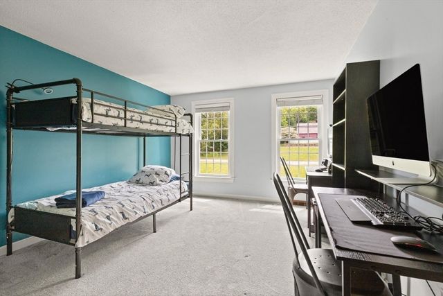 50 Farm Hill Rd, Wrentham, MA 02093