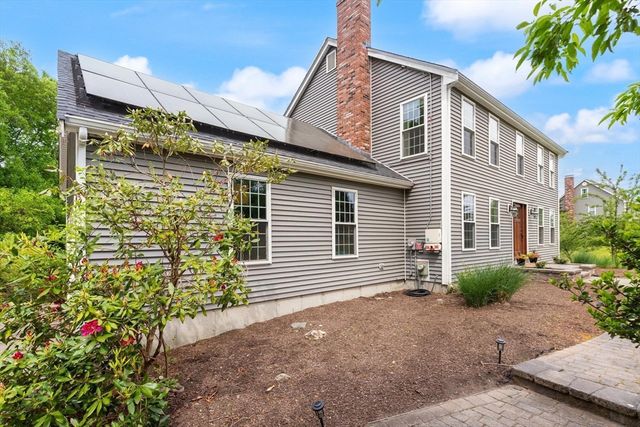 50 Farm Hill Rd, Wrentham, MA 02093