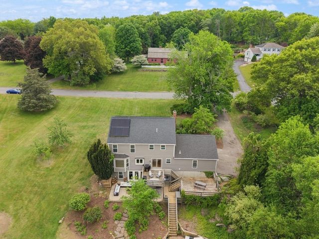 50 Farm Hill Rd, Wrentham, MA 02093