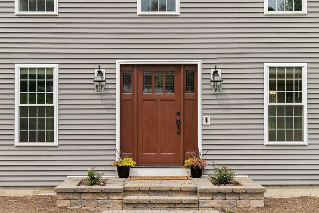 50 Farm Hill Rd, Wrentham, MA 02093