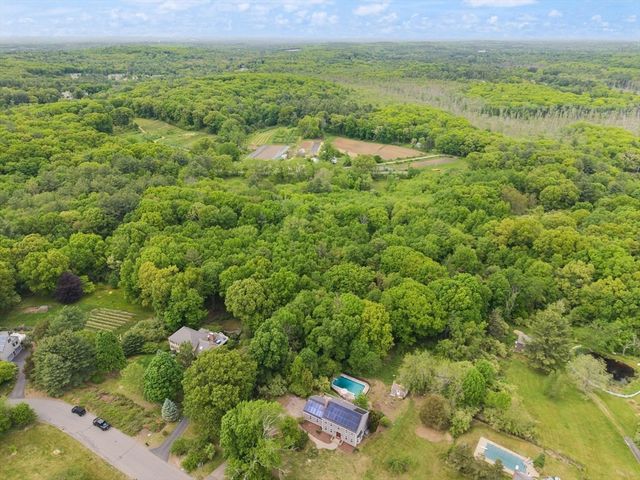 50 Farm Hill Rd, Wrentham, MA 02093