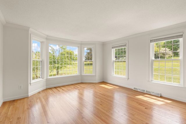 50 Farm Hill Rd, Wrentham, MA 02093