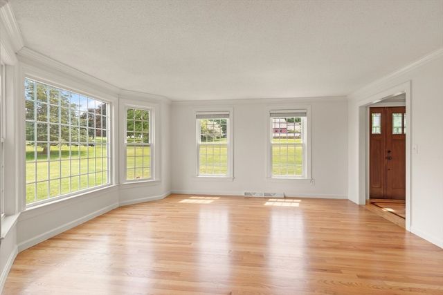 50 Farm Hill Rd, Wrentham, MA 02093