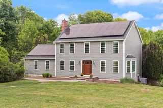 50 Farm Hill Rd, Wrentham, MA 02093