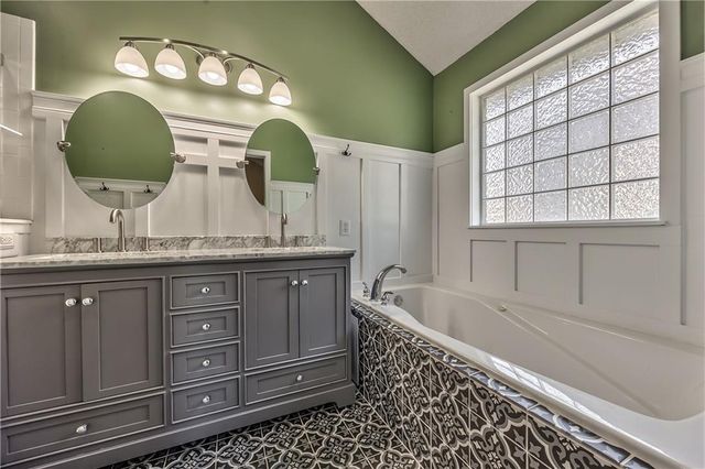 16249 W 156th Terrace, Olathe, KS 66062