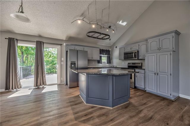 16249 W 156th Terrace, Olathe, KS 66062