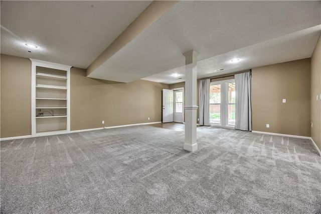 16249 W 156th Terrace, Olathe, KS 66062