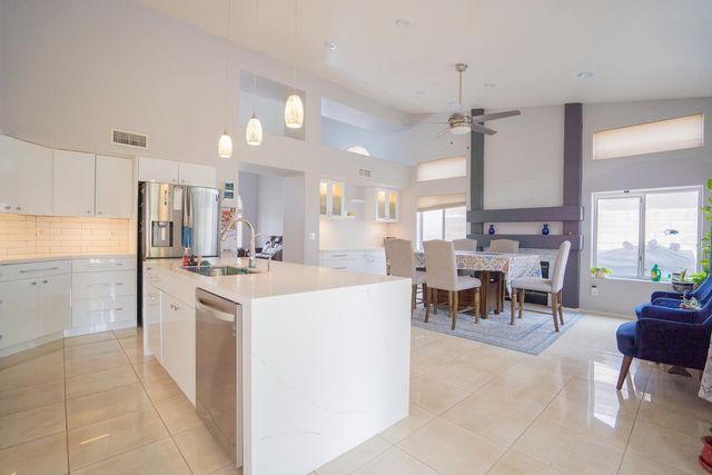 4613 E Desert Cactus Street, Phoenix, AZ 85032